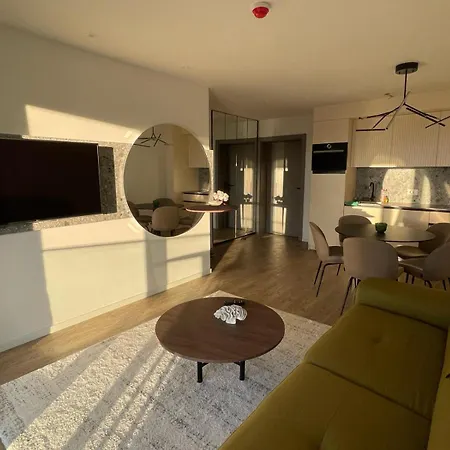 Apartamento Uzelac With Pool Makarska