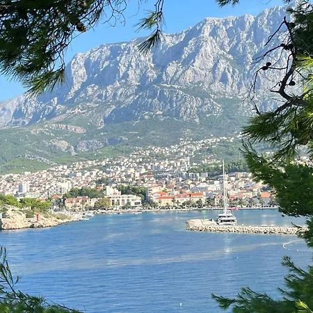 Uzelac - Pool & Sea View In * Makarska