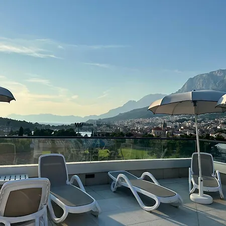 Uzelac - Pool & Sea View In Apartamento Makarska